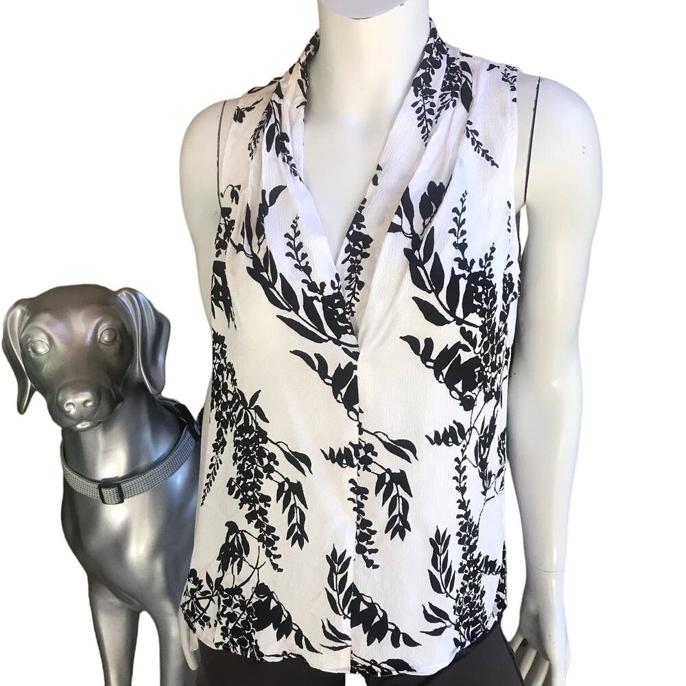 White House Black Market Pleated V-Neck Sleeveless Floral Blouse Black White S